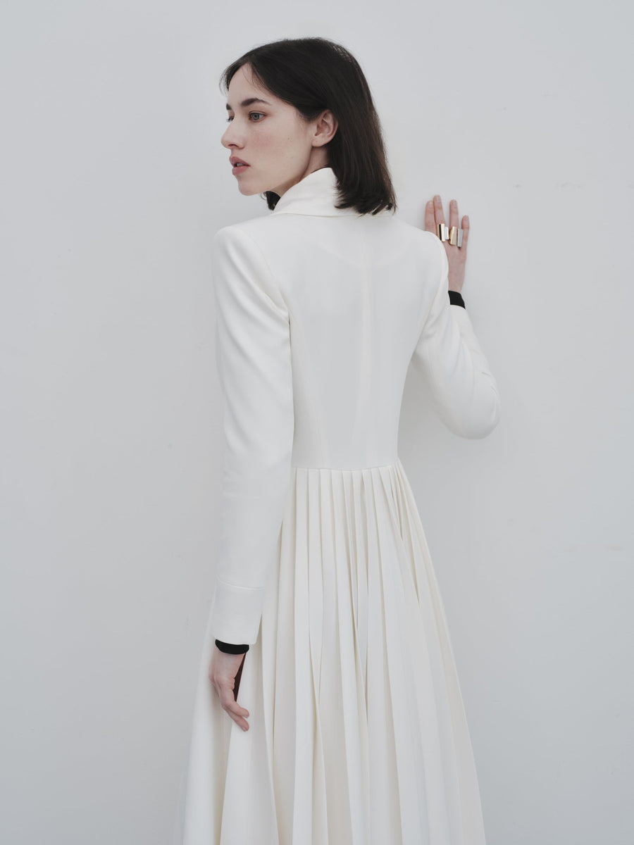 Pleated back